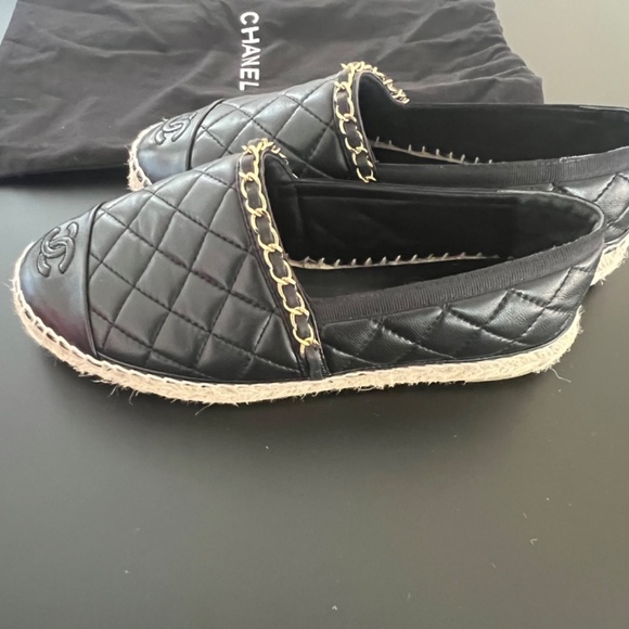 Authentic gently used Chanel Espadrilles with dust bag ( No box) - Picture 6 of 8